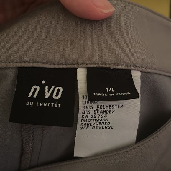 Nivo Gray Skort with White Piping - Picture 6 of 7